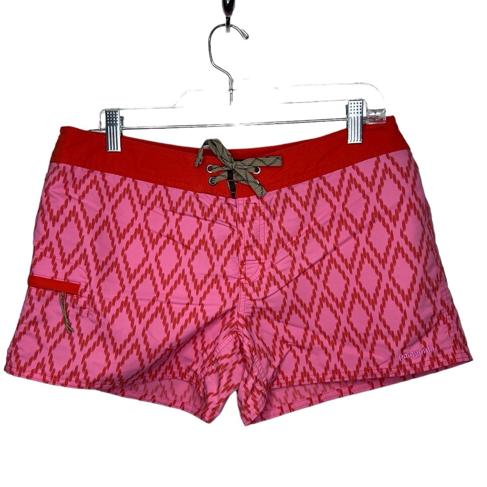 Patagonia Women’s Wavefarer Board Shorts Pink Red print Style 76554 - Size 12